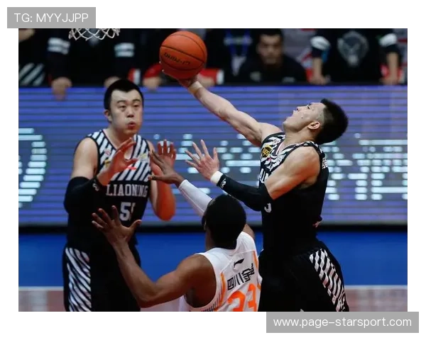 CBA豪门战火：辽篮30分大胜，郭艾伦全场霸气暴扣引爆全场激情